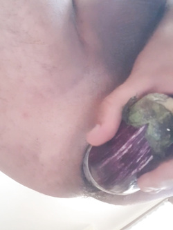 Enorme melanzana nel mio culo da puttana — foto 5/14