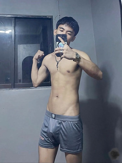 I ragazzi di gennaio si scaldano a vicenda con pompini e seghe — Twink — foto 2/200