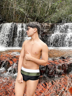 I ragazzi di gennaio si scaldano a vicenda con pompini e seghe — Twink — foto 7/200