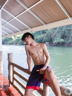 I ragazzi di gennaio si scaldano a vicenda con pompini e seghe — Twink — foto 12/200