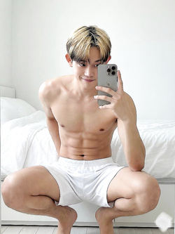 I ragazzi di gennaio si scaldano a vicenda con pompini e seghe — Twink — foto 78/200