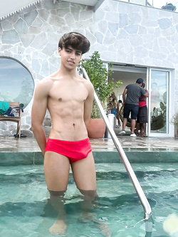 I ragazzi di gennaio si scaldano a vicenda con pompini e seghe — Twink — foto 83/200