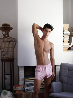 I ragazzi di gennaio si scaldano a vicenda con pompini e seghe — Twink — foto 98/200