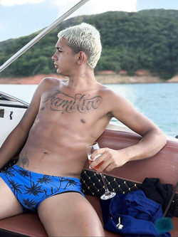 I ragazzi di gennaio si scaldano a vicenda con pompini e seghe — Twink — foto 110/200