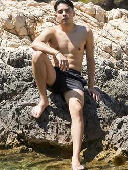 I ragazzi di gennaio si scaldano a vicenda con pompini e seghe — Twink — foto 121/200