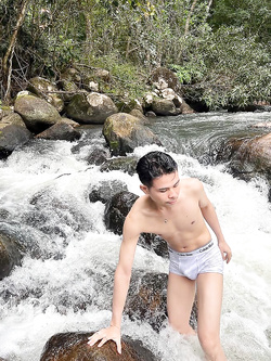 I ragazzi di gennaio si scaldano a vicenda con pompini e seghe — Twink — foto 150/200