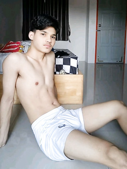 I ragazzi di gennaio si scaldano a vicenda con pompini e seghe — Twink — foto 173/200