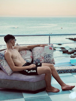 I ragazzi di gennaio si scaldano a vicenda con pompini e seghe — Twink — foto 180/200