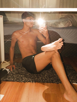 I ragazzi di gennaio si scaldano a vicenda con pompini e seghe — Twink — foto 197/200