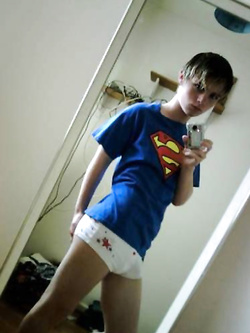 Collezione mutande bagnate – cazzi che escono dai boxer e sborrano — Twink — foto 28/96