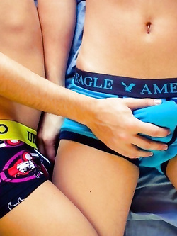 Collezione mutande bagnate – cazzi che escono dai boxer e sborrano — Twink — foto 66/96