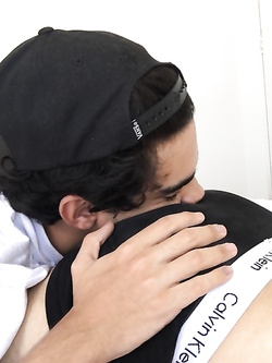 Collezione mutande bagnate – cazzi che escono dai boxer e sborrano — Twink — foto 74/96