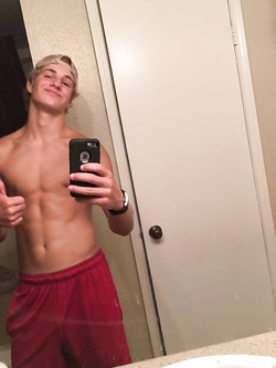 Biondi e bianchi lisci da sborrare addosso — Sesso Anale — foto 99/147