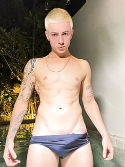 Twink rasati e lisci – cazzi giovani da succhiare lunedì — Sesso Anale — foto 39/188