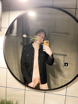 Twink rasati e lisci – cazzi giovani da succhiare lunedì — Sesso Anale — foto 55/188