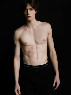 Hunks gay con pettorali nudi e erezioni dure — Twink — foto 51/99