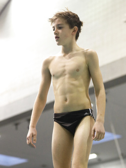 Hunks gay con pettorali nudi e erezioni dure — Twink — foto 79/99