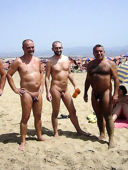 Nudi maschili in spiaggia e campeggio wild — Maturi — foto 39/98