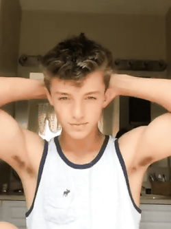 Twinks freschi e carini del momento gay — Twink — foto 25/72