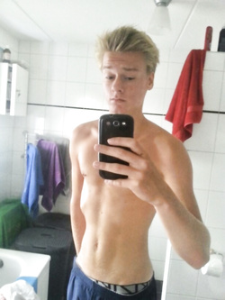 Giovani twinks gay in pose calde e sensuali — Twink — foto 26/99