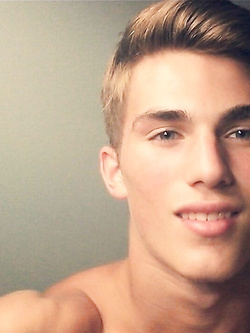 Giovani twinks gay in pose calde e sensuali — Twink — foto 35/99