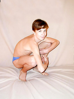 Vincent teen italiano 18 anni in azione — Twink — foto 43/53