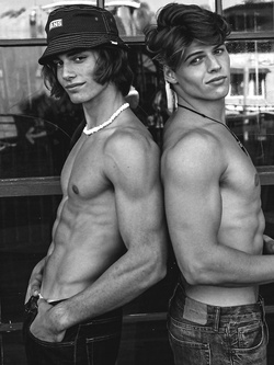 Corrado M ragazzo italiano hot su gay tube — Muscolosi — foto 5/68