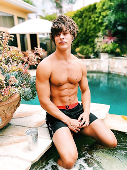 Mario Rossi twink italiano dai muscoli bellissimi — Muscolosi — foto 9/54