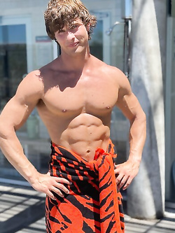 Mario Rossi twink italiano dai muscoli bellissimi — Muscolosi — foto 24/54