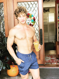 Mario Rossi twink italiano dai muscoli bellissimi — Muscolosi — foto 31/54
