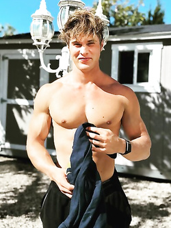 Mario Rossi twink italiano dai muscoli bellissimi — Muscolosi — foto 32/54