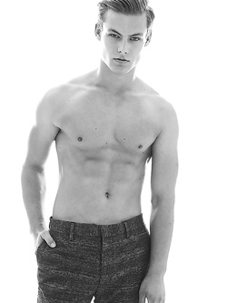 Gabriel Sandru modello italiano — Giovani — foto 22/61