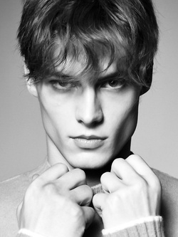 Gabriel Sandru modello italiano — Giovani — foto 35/61