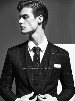 Gabriel Sandru modello italiano — Giovani — foto 52/61