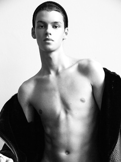 Rendy Giorgini modello da infarto gay — Giovani — foto 38/68