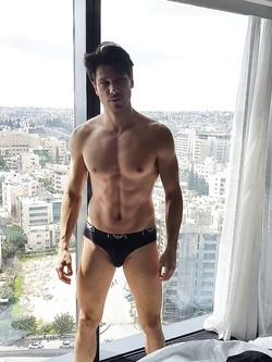 Valerio Logrieco modello gay italiano bollente — Muscolosi — foto 6/88