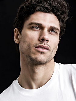 Valerio Logrieco modello gay italiano bollente — Muscolosi — foto 12/88