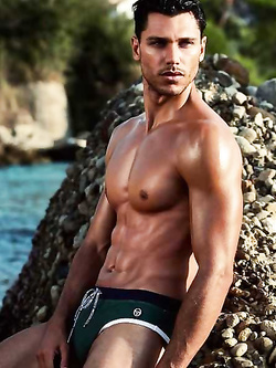 Valerio Logrieco modello gay italiano bollente — Muscolosi — foto 71/88