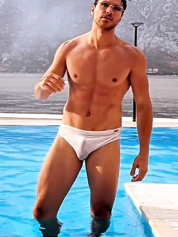 Valerio Logrieco modello gay italiano bollente — Muscolosi — foto 72/88