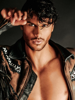 Valerio Logrieco modello gay italiano bollente — Muscolosi — foto 83/88
