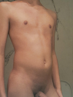 Artur femboy italiano 20 anni con 13 cm non circonciso — Cazzi Grossi — foto 35/150