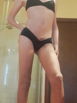 Artur femboy italiano 20 anni con 13 cm non circonciso — Cazzi Grossi — foto 96/150