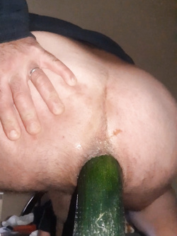 Grossa zucchina il culo mi ha sfondato — Dildo — foto 19/21