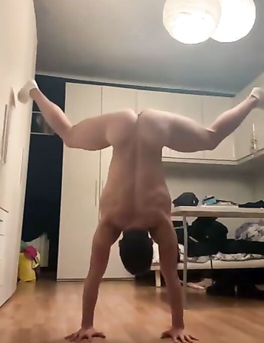 Tuffatore italiano famoso nudo tutto (guarda il video!)